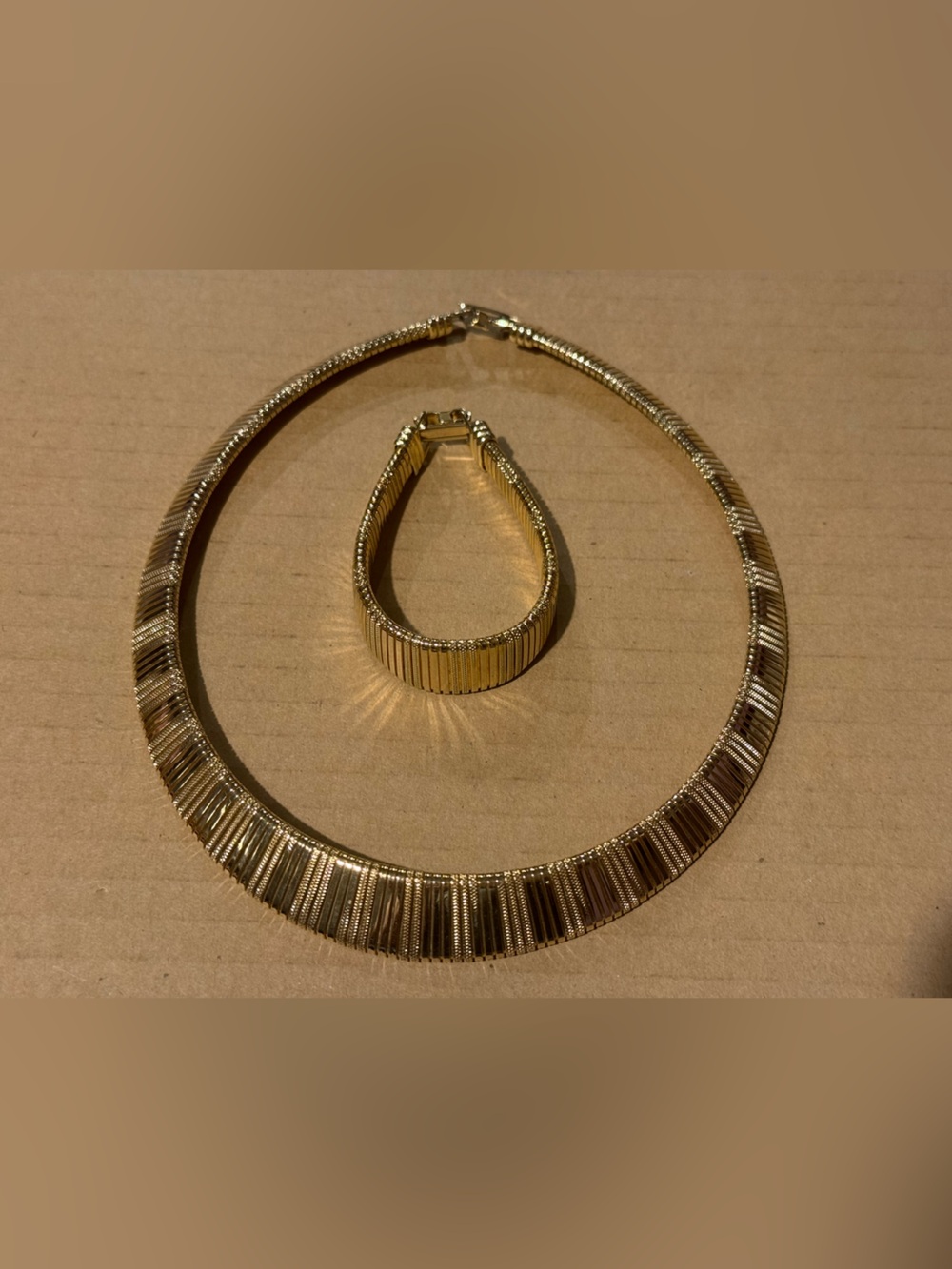Gold-Tone Ribbed Collar Necklace and Bracelet Set Vintage